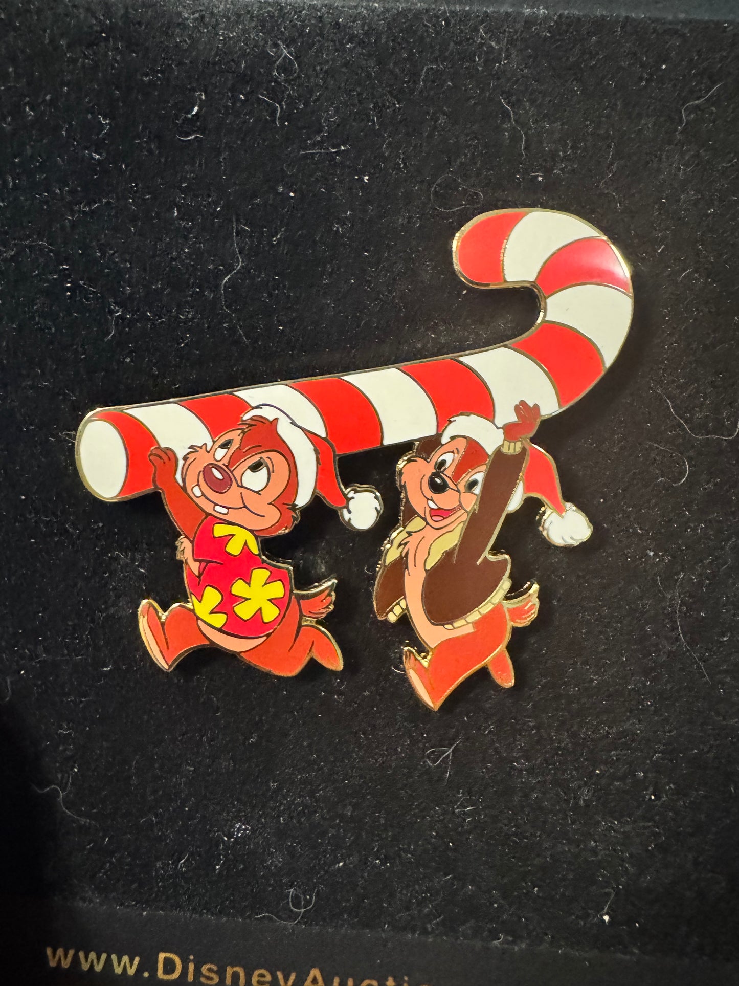 Disney Auctions Pin Chip & Dale Christmas LE 1000 Disney Pin