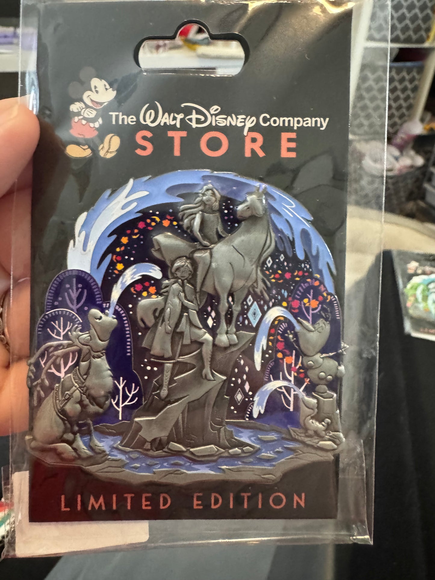 Frozen Water Fountain Series Pin LE 300 Disney Pin
