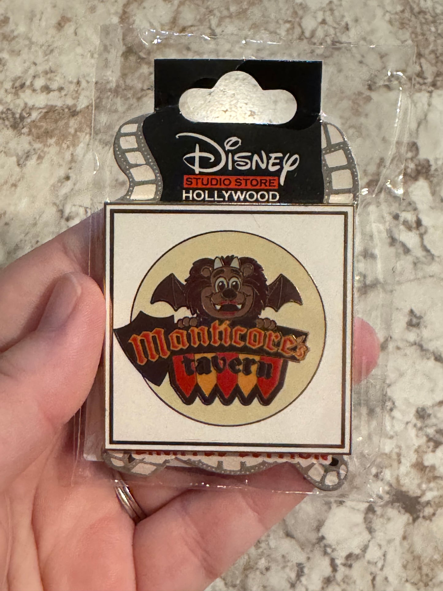 Disney D23 Expo 2022 DSSH DSF Pizza Pin Onward Manticore's Tavern LE 500