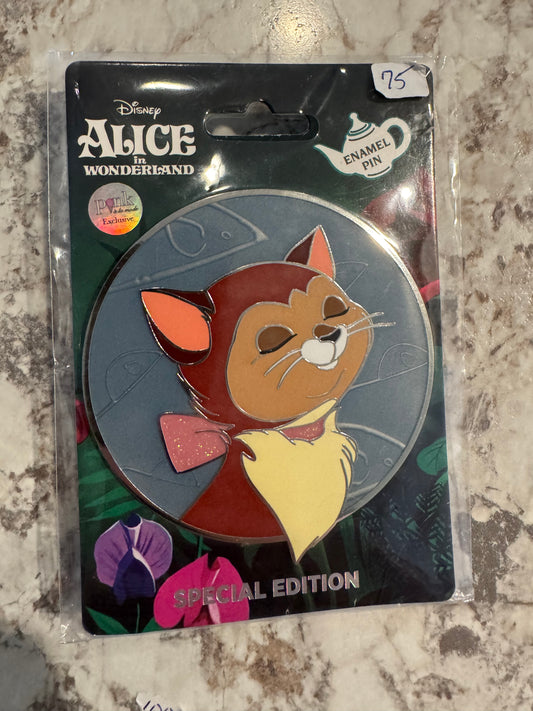 Dinah Expressions Alice in Wonderland Pink à la Mode PALM LE 300 Disney Pin