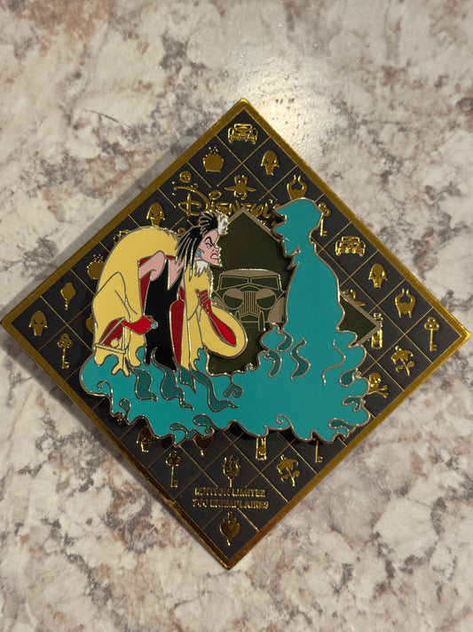 DLP Disney Cruella De Vil Roger Limited Edition LE 700 Disneyland Paris Pin