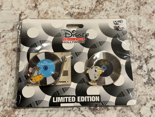 Record Player Set The Aristocats and Beauty and the Beast DSSH LE 400 Disney Pin