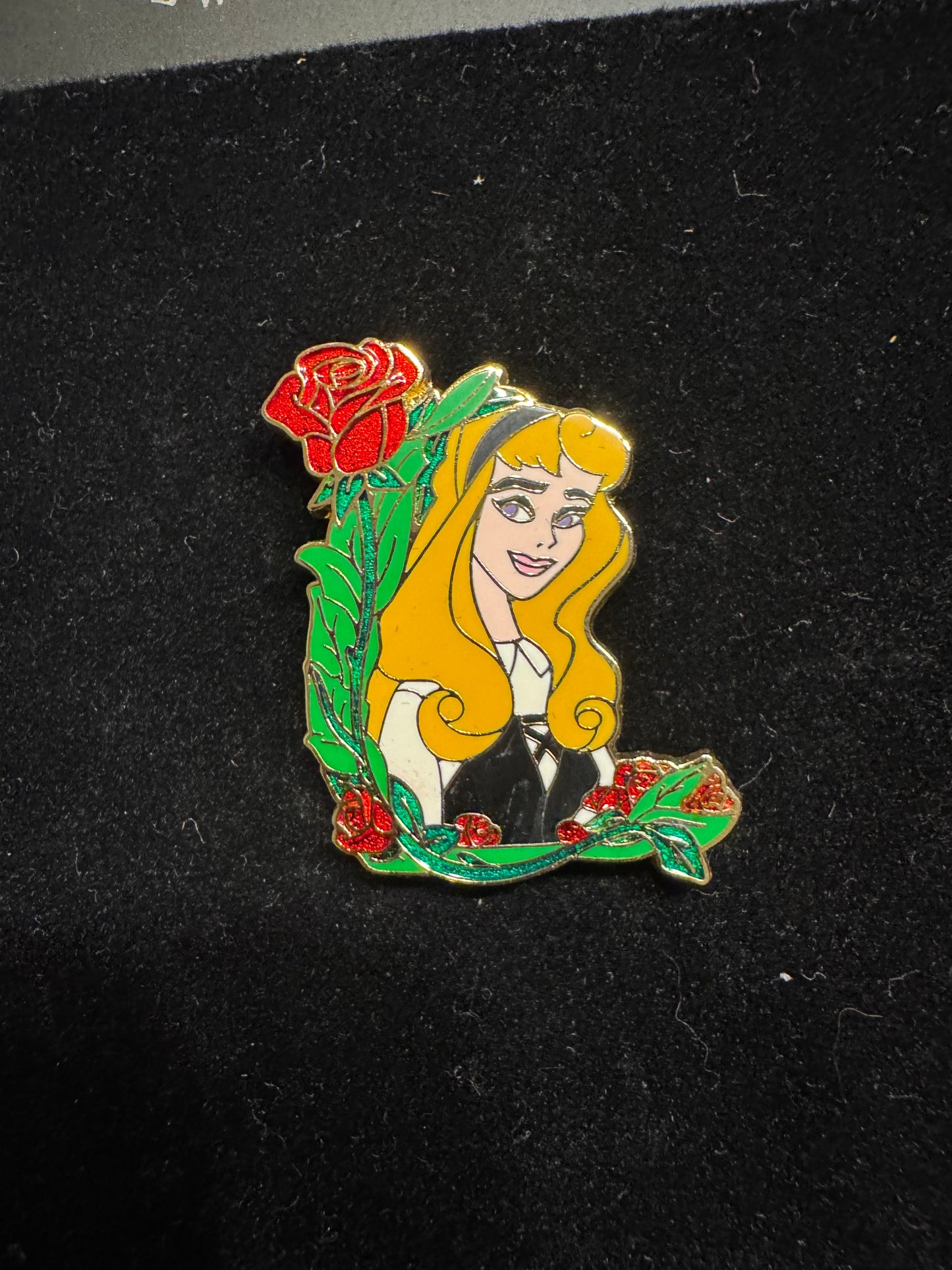 Disney Pin 60108 Aurora Flower Portrait Series LE 500 2008 Briar Rose Sleeping
