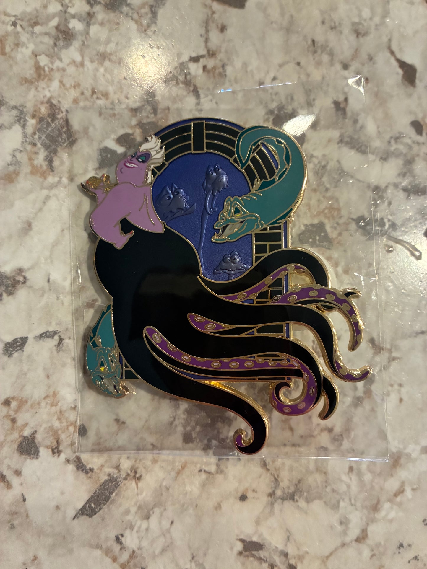 Ursula PALM Jumbo Villain Arch Nemesis LE 200 Mystery Pin Disney Pin