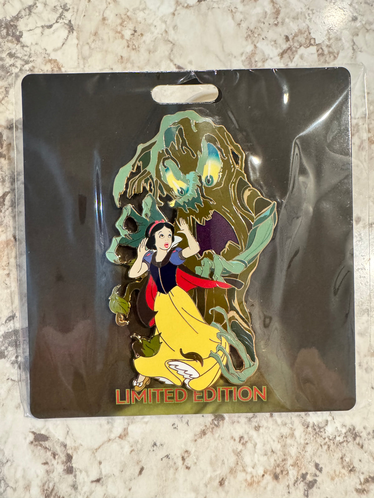 WDI MOG Once Upon a Nightmare Haunted Forest Snow White LE300 Disney Pin