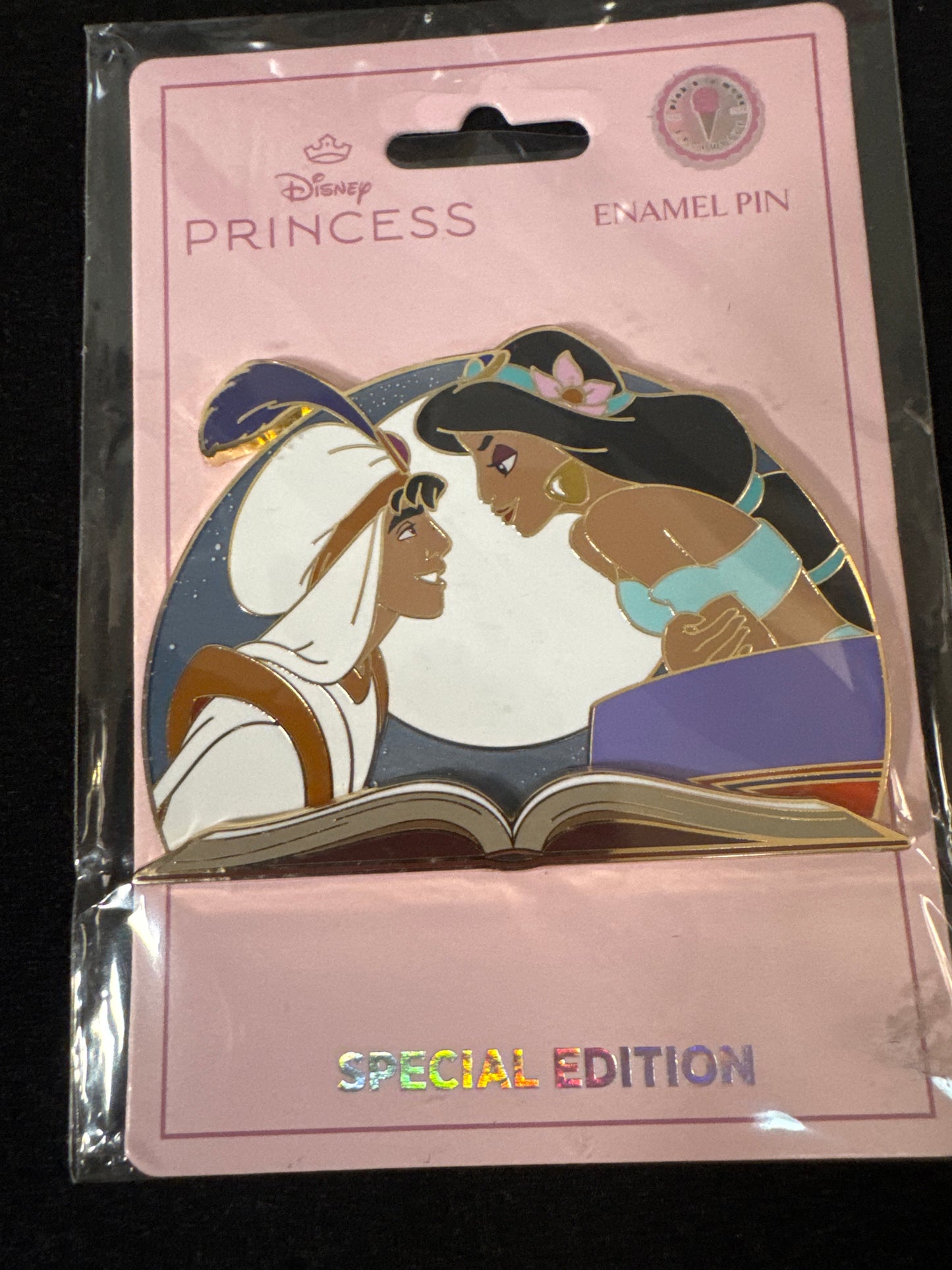 Aladdin and Jasmine Storybook Pink à la Mode PALM LE 300 Disney Pin