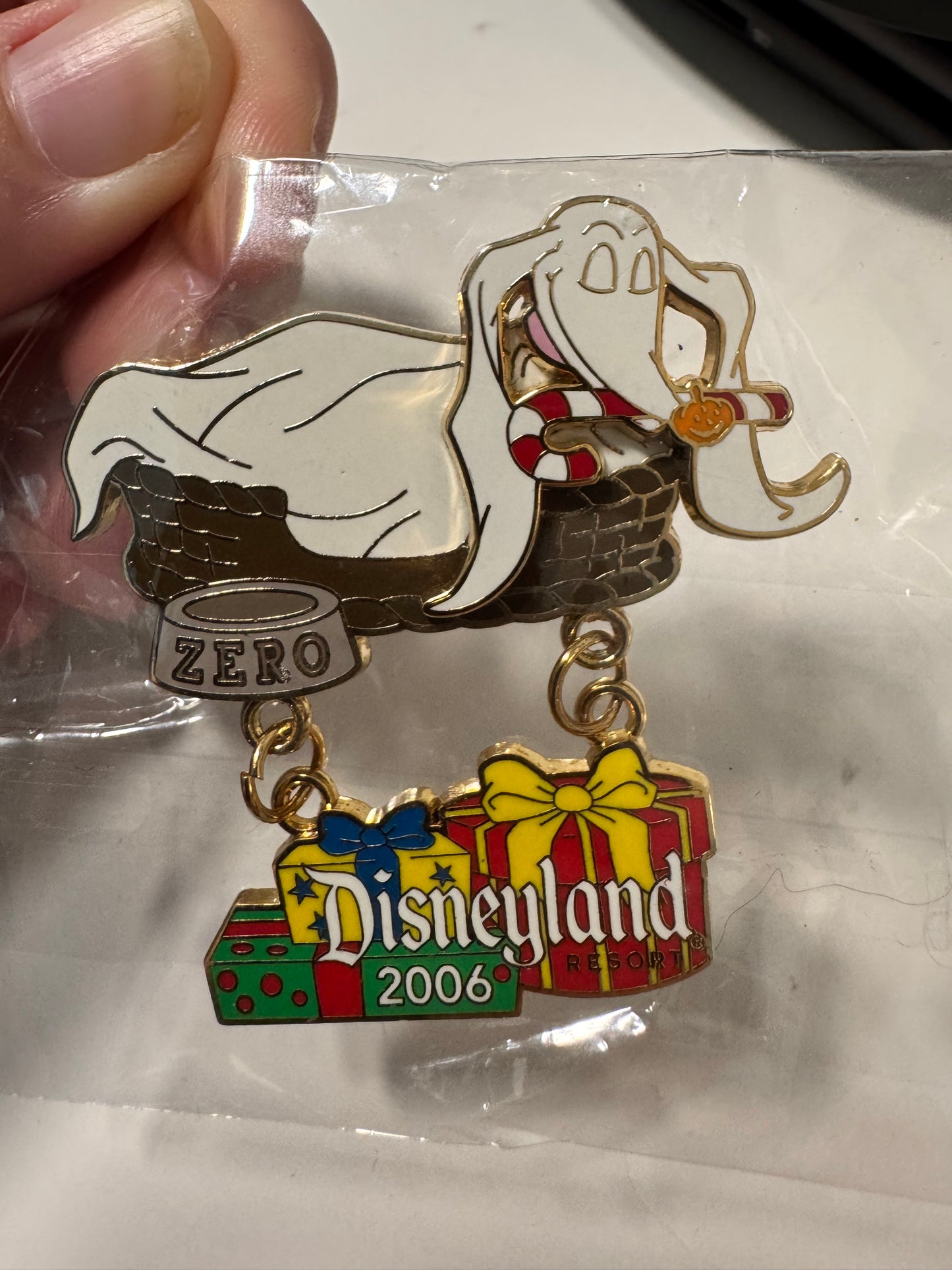 Nightmare Before Christmas Zero Disneyland 2006 Christmas Pin LE 500 Disney Pin