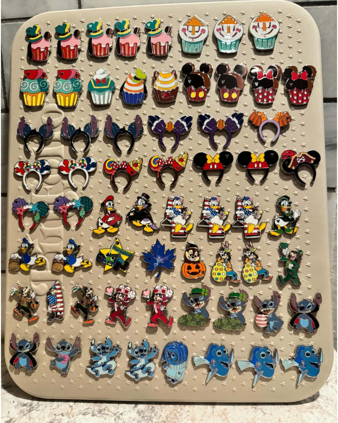 Shoppable pin display board