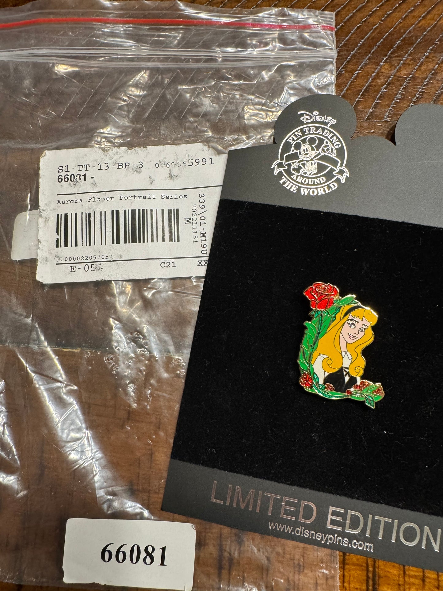 Disney Pin 60108 Aurora Flower Portrait Series LE 500 2008 Briar Rose Sleeping