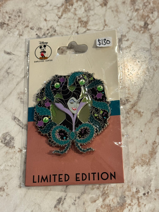 Maleficent Villain Christmas Wreath DEC LE 400