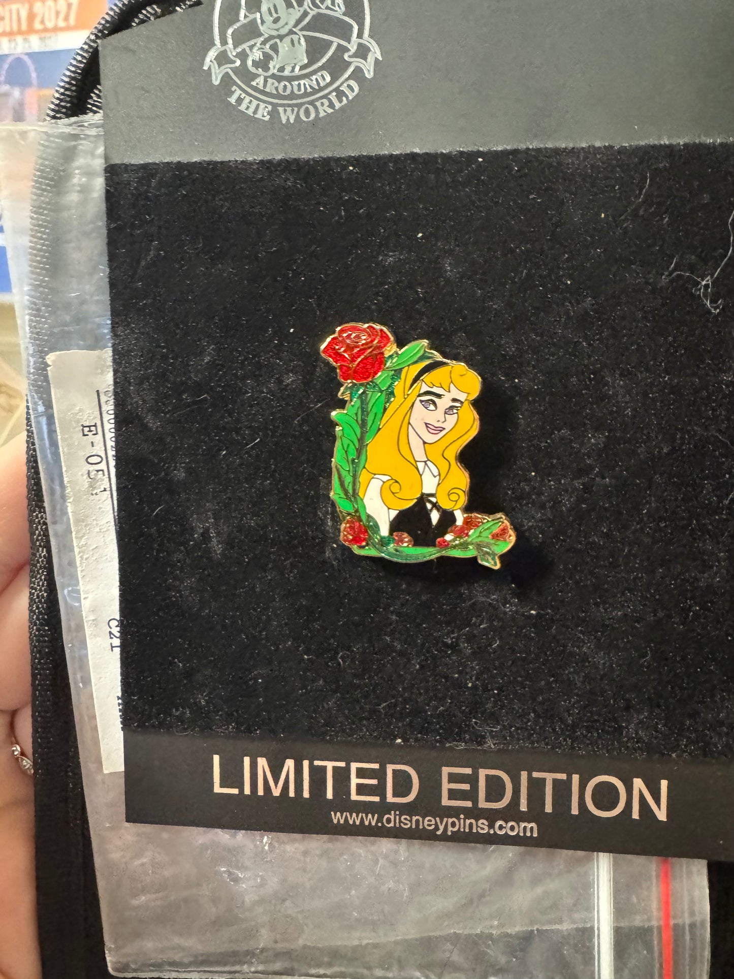 LE Princess Aurora Flower Portrait Briar Rose Sleeping Beauty Disney Pin