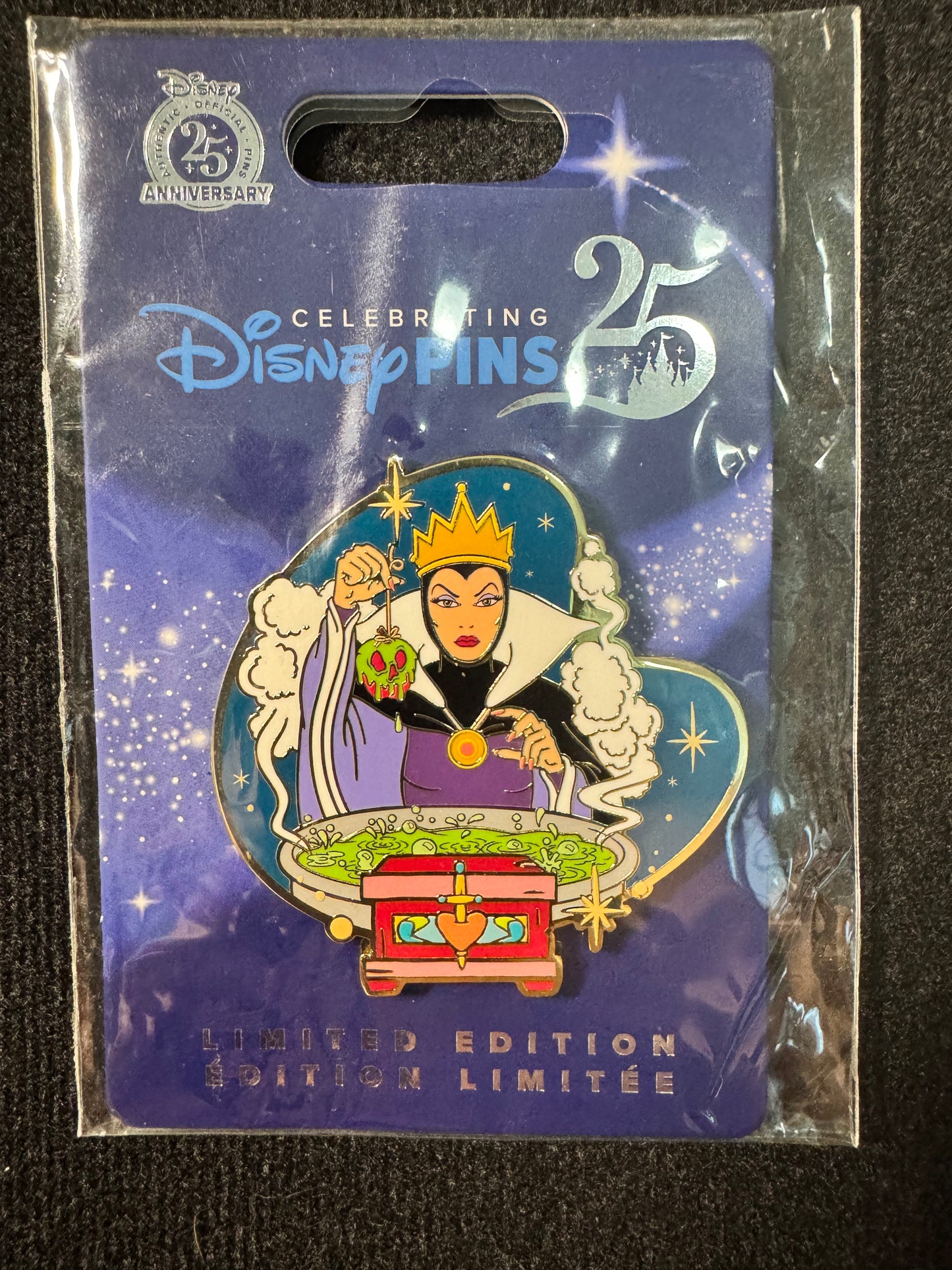 Evil Queen Villains The Magic of Disney Online Pin Event UK Exclusive LE 600 Disney Pin