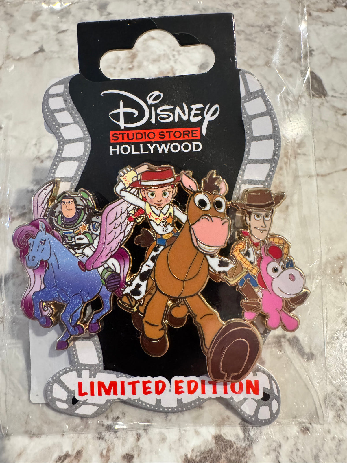 Disney DSSH Toy Story 5 Cast Pin LE 400 Buzz Lightyear Woody Jesse Bullseye 2026