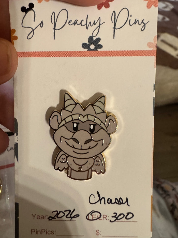 WDI Disney adorbs Pin - Hunchback of Notre Dame - Laverne, chaser LE 300