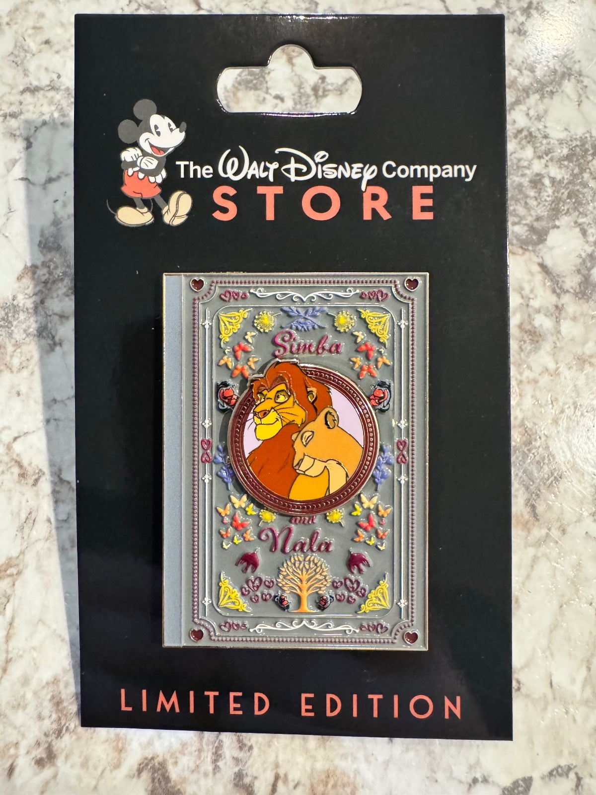 DEC The Walt Disney Company Simba and Nala Romantic Novel LE 300 Pin