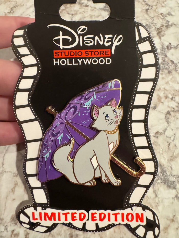 Disney DSSH Umbrella Series Duchess Aristocats LE 400 Pin